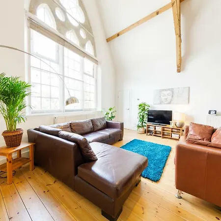 Blissful Two-bed Apartment, Bristol, Sleeps Up To 6 公寓 布里斯托